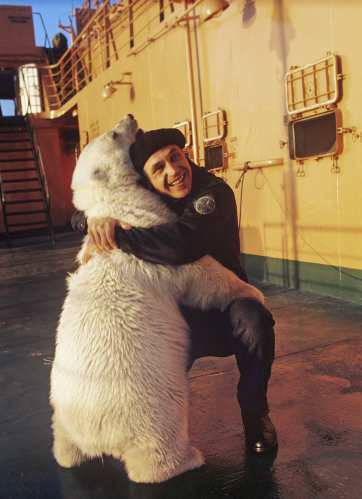 советское время медведь на ледоколе никого не удивлял. Мишка на «Арктике», 1975 год