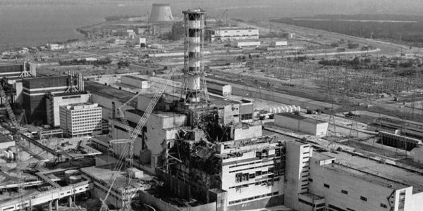 Вид четвертого реактора Чернобыльской атомной электростанции в мае 1986г. Фото: REUTERS/Владимир Репик
