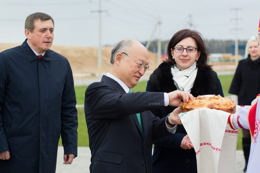 Глава МАГАТЭ Юкия Амано посещает площадку Белорусской АЭС